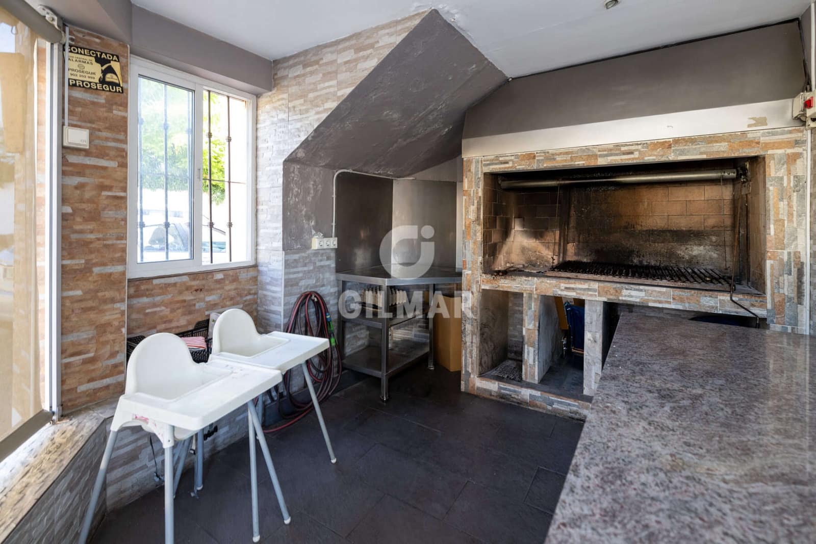 Commercial for sale in El Paraiso - € 2,050,000 (Ref: 10009957)