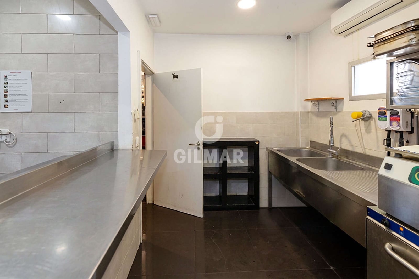Commercial for sale in El Paraiso - € 2,050,000 (Ref: 10009957)