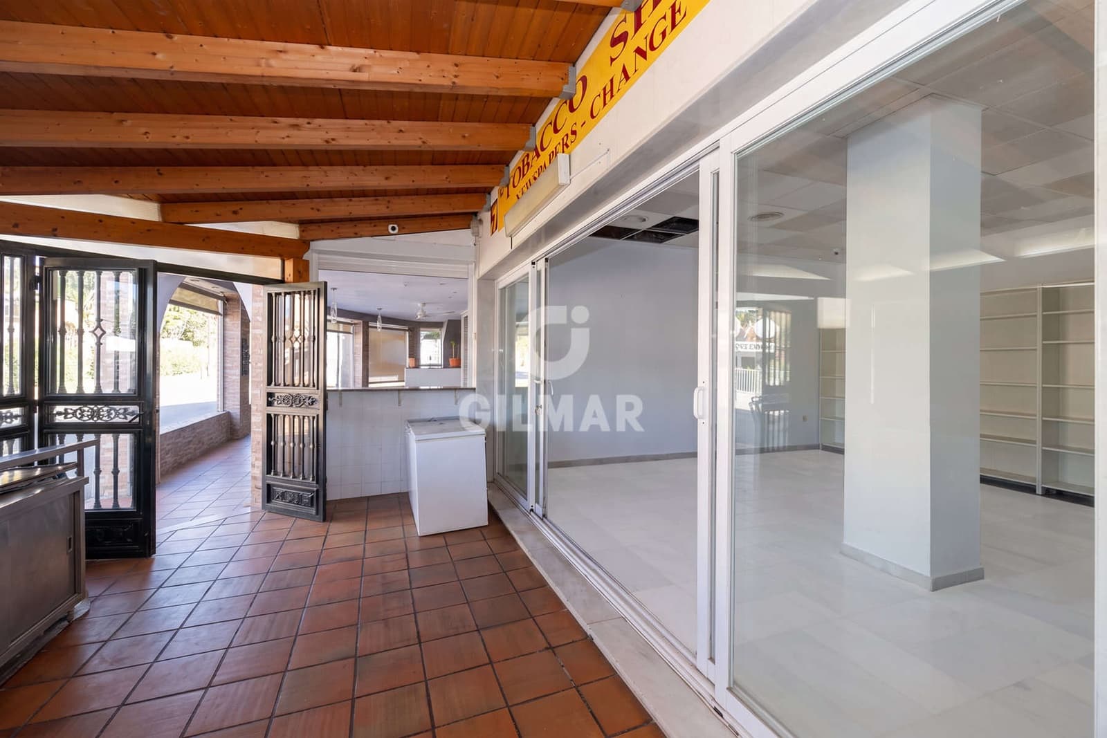 Commercial for sale in El Paraiso - € 2,050,000 (Ref: 10009957)