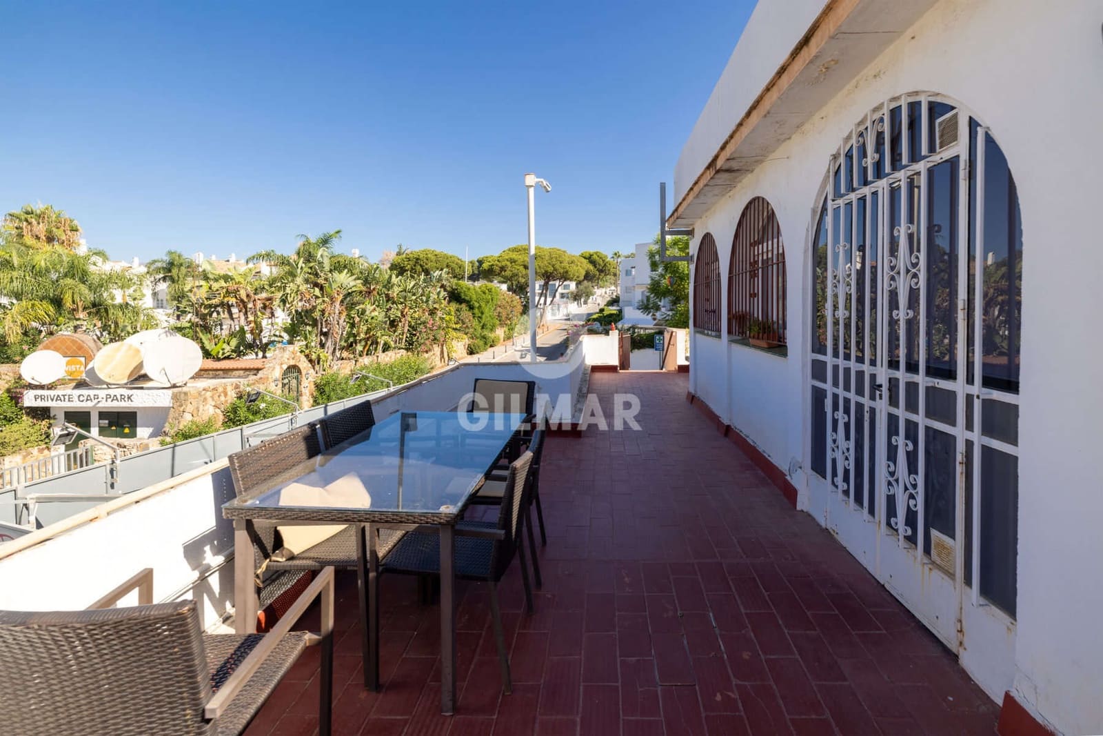 Commercial for sale in El Paraiso - € 2,050,000 (Ref: 10009957)