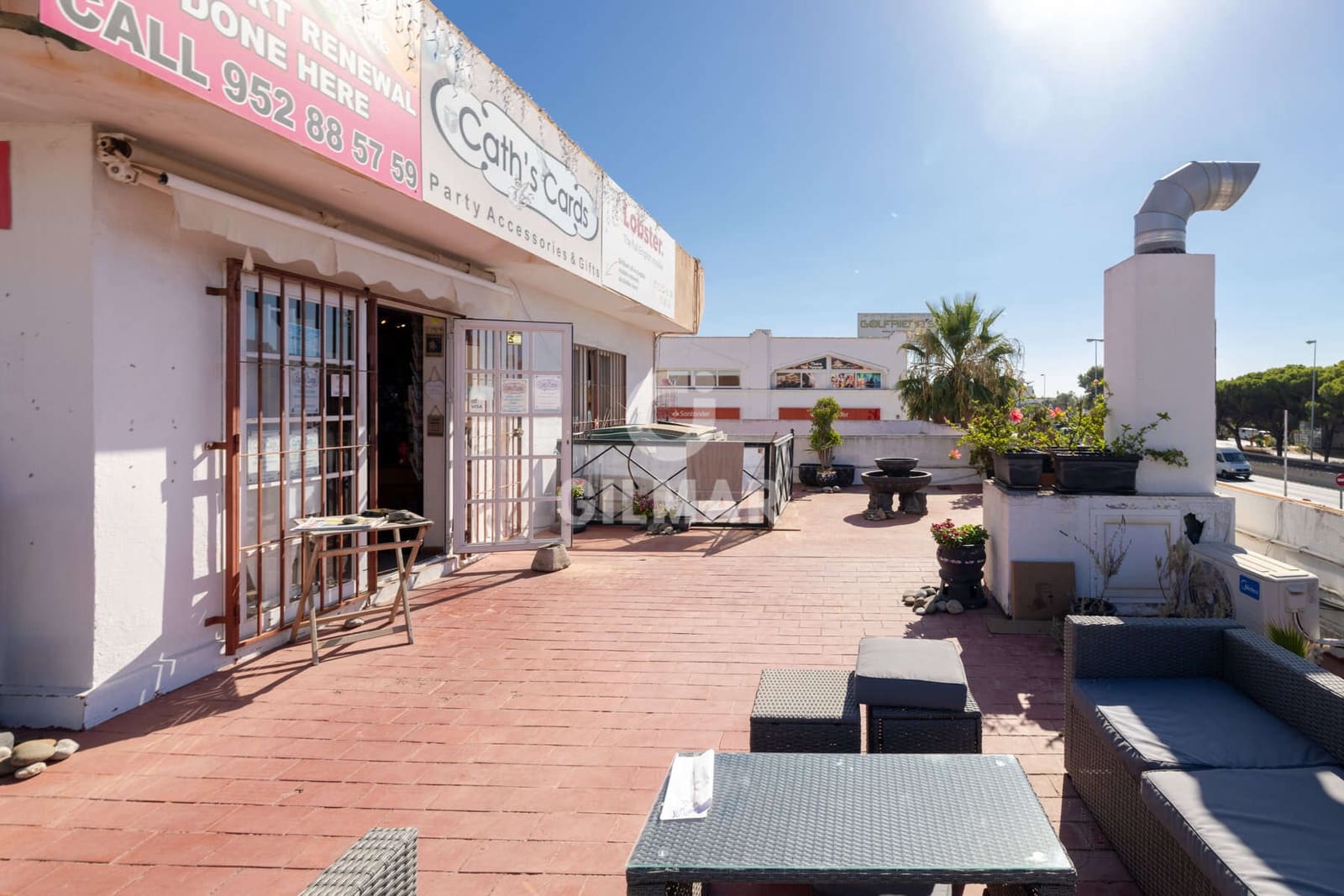 Commercial for sale in El Paraiso - € 2,050,000 (Ref: 10009957)