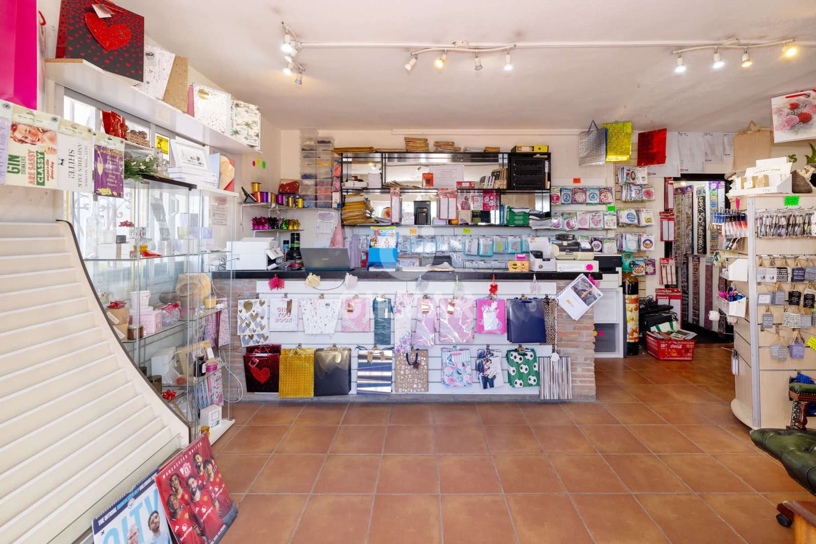 Commercial for sale in El Paraiso - € 2,050,000 (Ref: 10009957)
