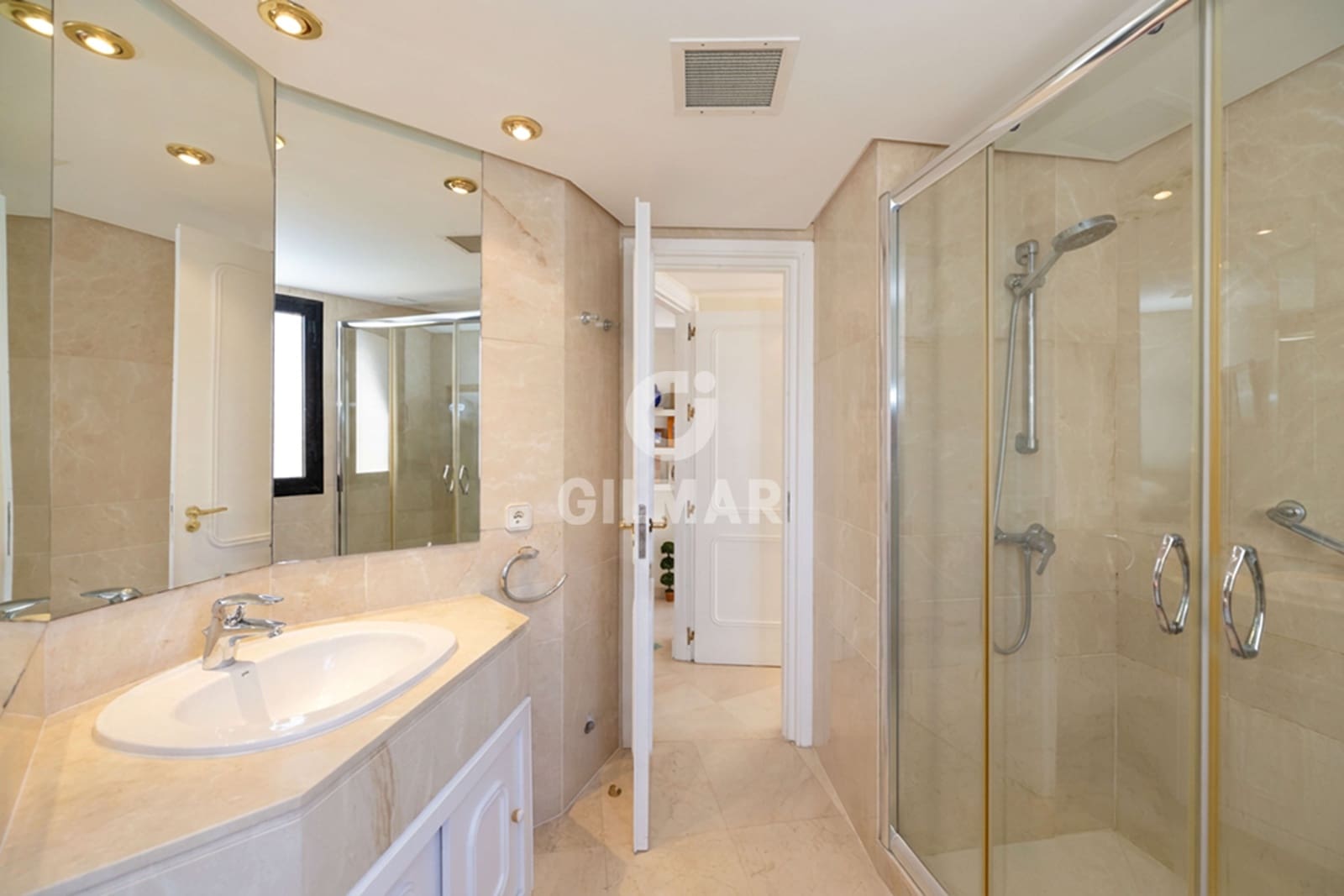 Piso de 3 habitaciones en Golden Mile en venta con piscina garaje - 775.000 € (Ref: 10011935)