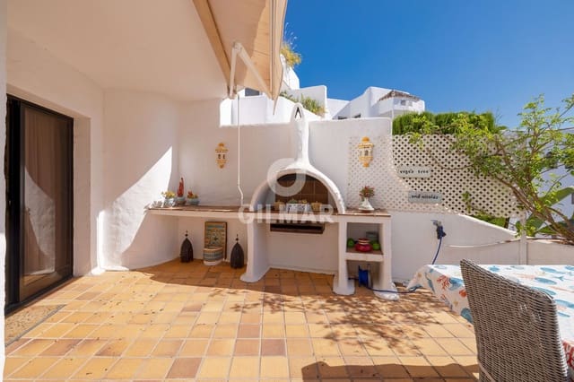 Piso de 3 habitaciones en Lomas De Marbella, Marbella en venta con piscina garaje - 775.000 € (Ref: 10011935)