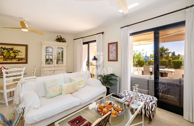 Piso de 3 habitaciones en Lomas De Marbella, Marbella en venta con piscina garaje - 775.000 € (Ref: 10011935)