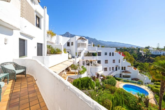 Piso de 3 habitaciones en Lomas De Marbella, Marbella en venta con piscina garaje - 775.000 € (Ref: 10011935)