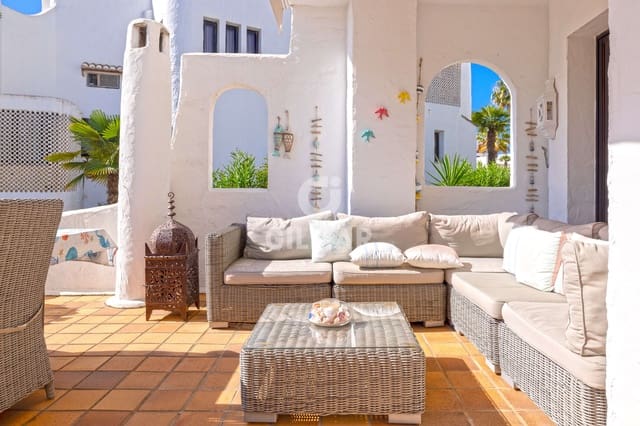 Piso de 3 habitaciones en Lomas De Marbella, Marbella en venta con piscina garaje - 775.000 € (Ref: 10011935)