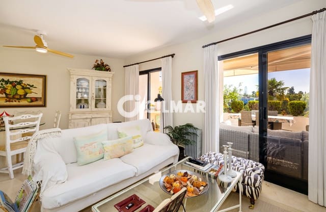 3 soveværelse Lejlighed til salg i Lomas De Marbella, Marbella med swimmingpool garage - € 725.000 (Ref: 10011935)