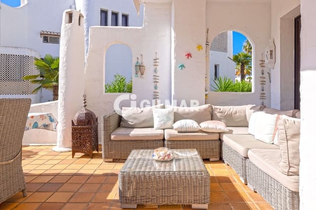 3 soveværelse Lejlighed til salg i Lomas De Marbella, Marbella med swimmingpool garage - € 725.000 (Ref: 10011935)