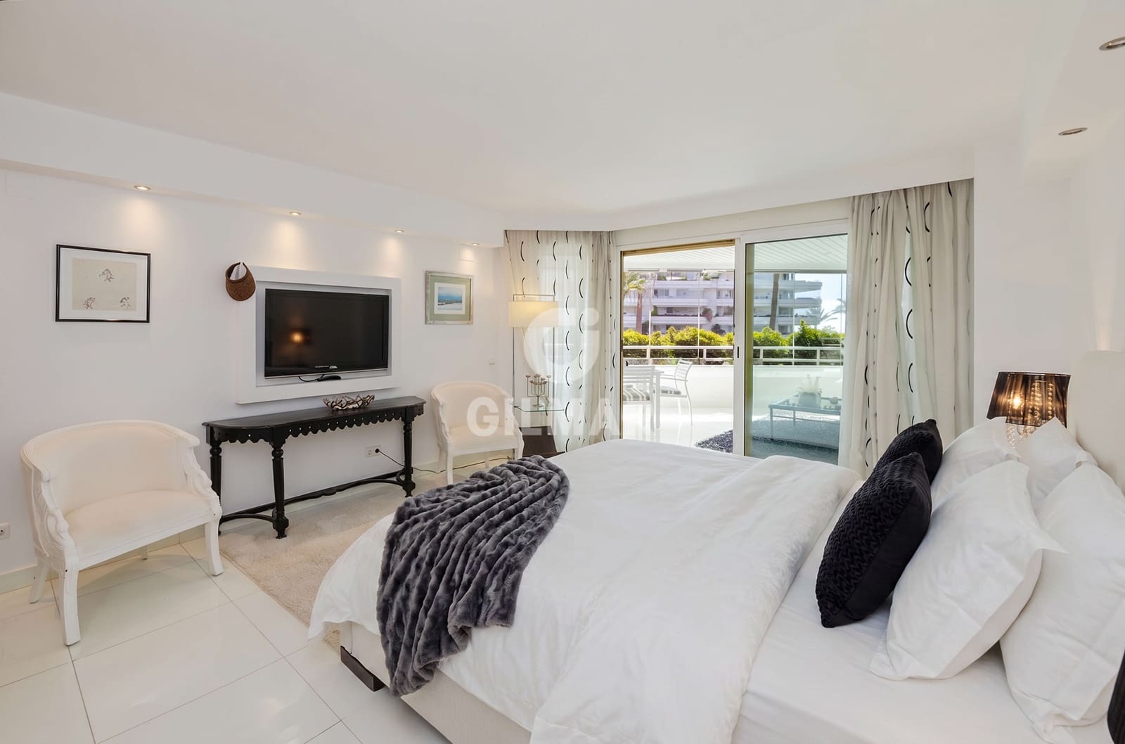 4 chambre Appartement à vendre à Golden Mile avec piscine garage - 3 300 000 € (Ref: 10011936)