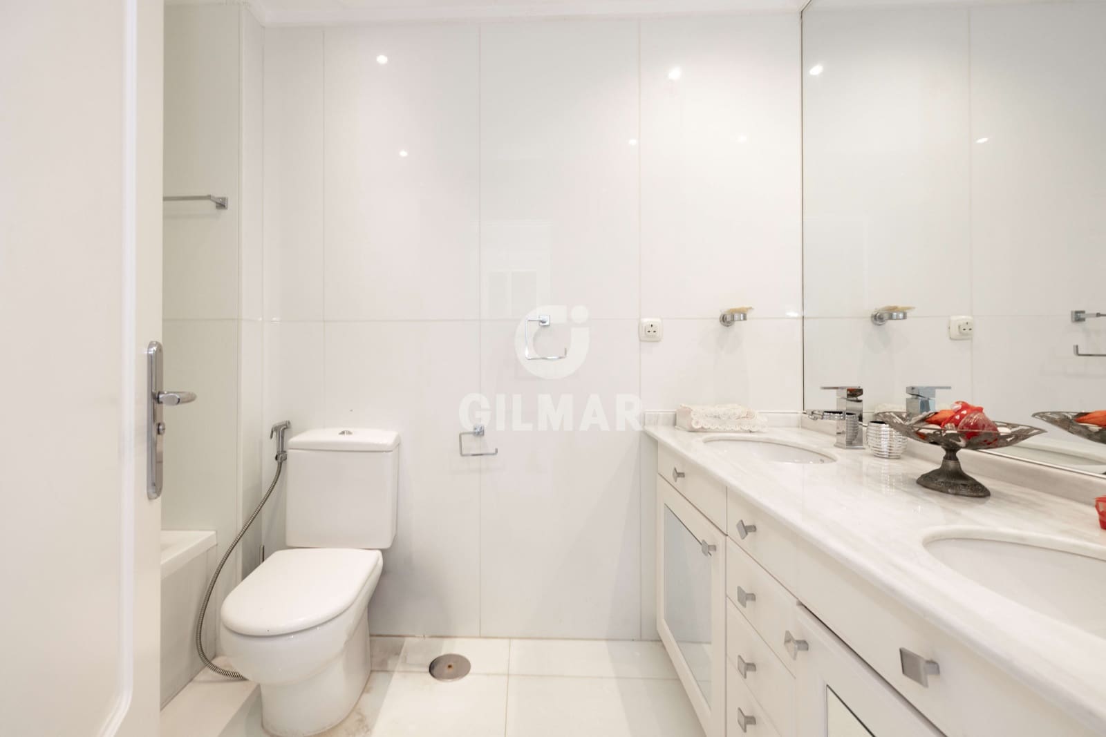 4 chambre Appartement à vendre à Golden Mile avec piscine garage - 3 300 000 € (Ref: 10011936)