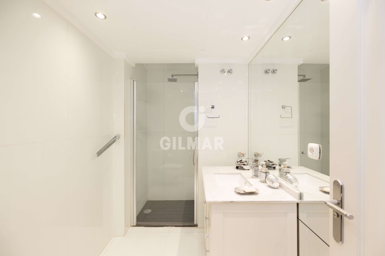 4 chambre Appartement à vendre à Golden Mile avec piscine garage - 3 300 000 € (Ref: 10011936)