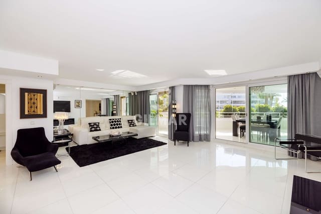 4 chambre Appartement à vendre à Lomas De Marbella, Marbella avec piscine garage - 3 300 000 € (Ref: 10011936)