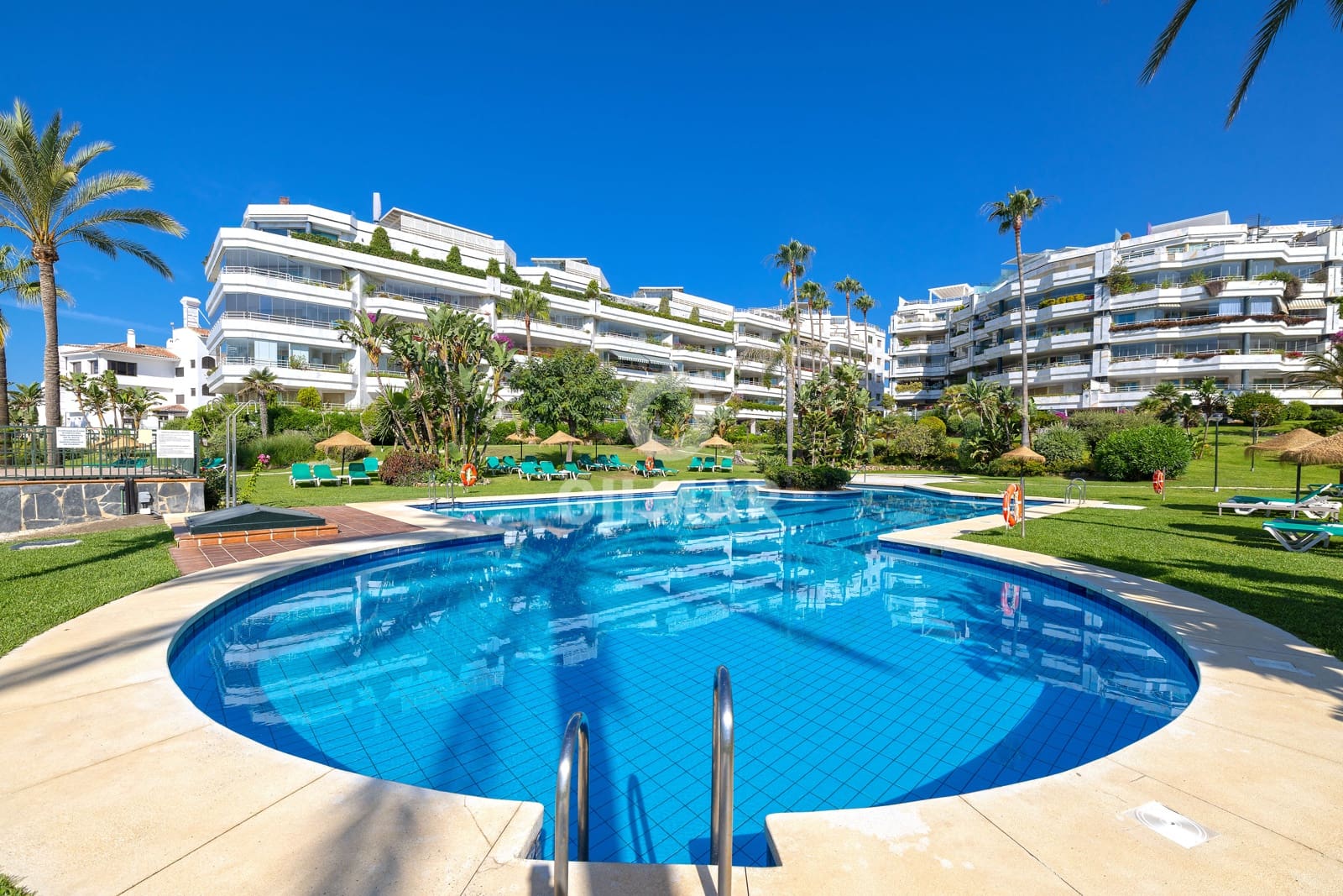 4 chambre Appartement à vendre à Golden Mile avec piscine garage - 3 300 000 € (Ref: 10011936)