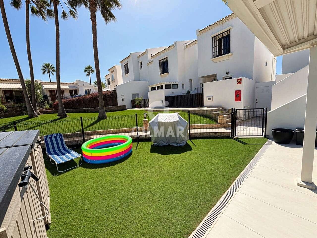 2 slaapkamer Halfvrijstaande villa te koop in Golf del Sur met zwembad garage - € 349.000 (Ref: 10012633)