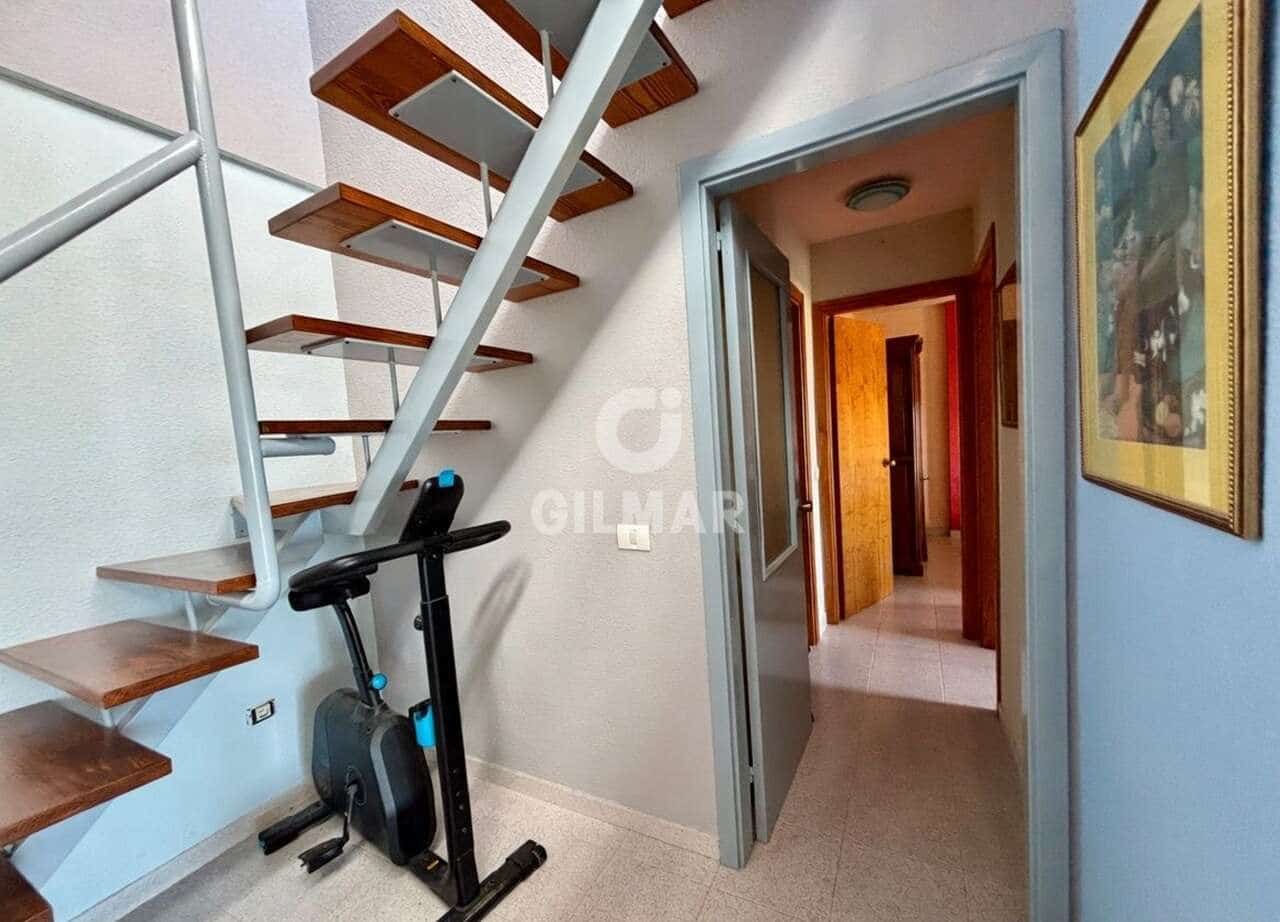 Ático de 2 habitaciones en Parque de la Reina en venta con garaje - 315.000 € (Ref: 10012635)