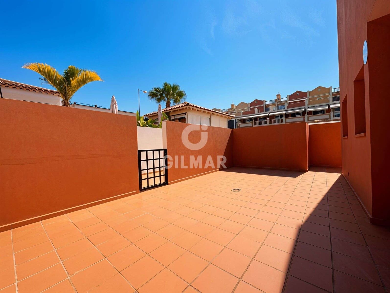 2 quarto Moradia Geminada para venda em Palm-Mar com piscina garagem - 650 000 € (Ref: 10012638)