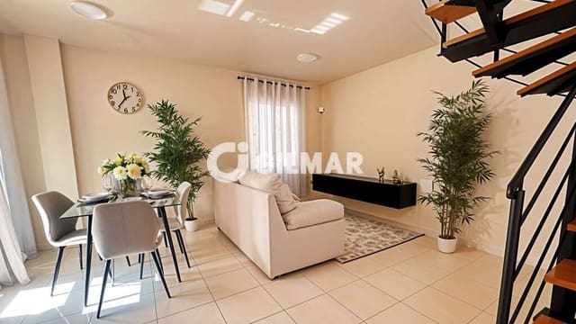 2 makuuhuone Paritalo myytävänä paikassa Palm-Mar, Arona mukana uima-altaan 
autotalli - 595 000 € (Ref: 10012638)