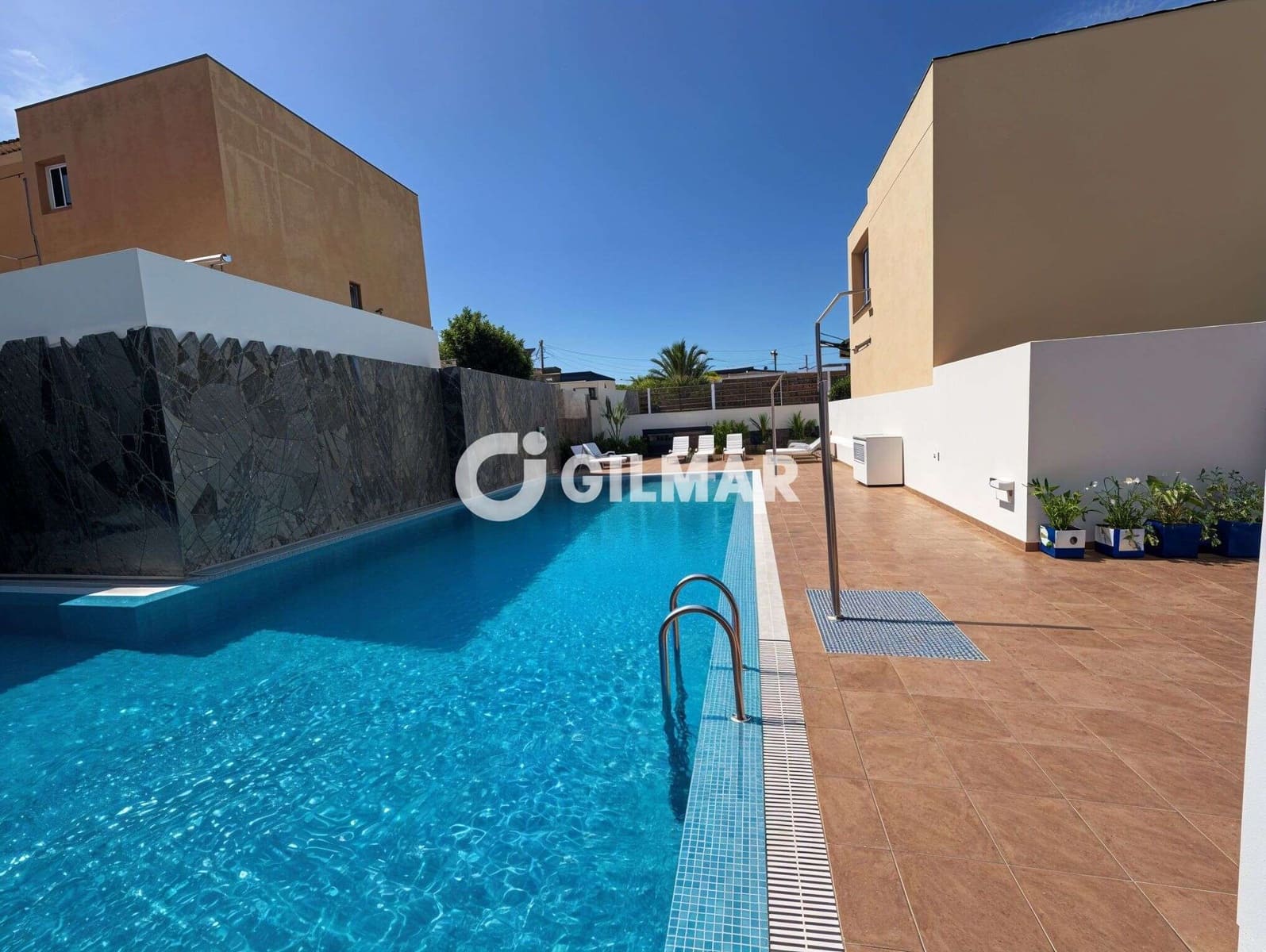2 bedroom Semi-detached Villa for sale in Palm-Mar with pool garage - € 595,000 (Ref: 10012638)
