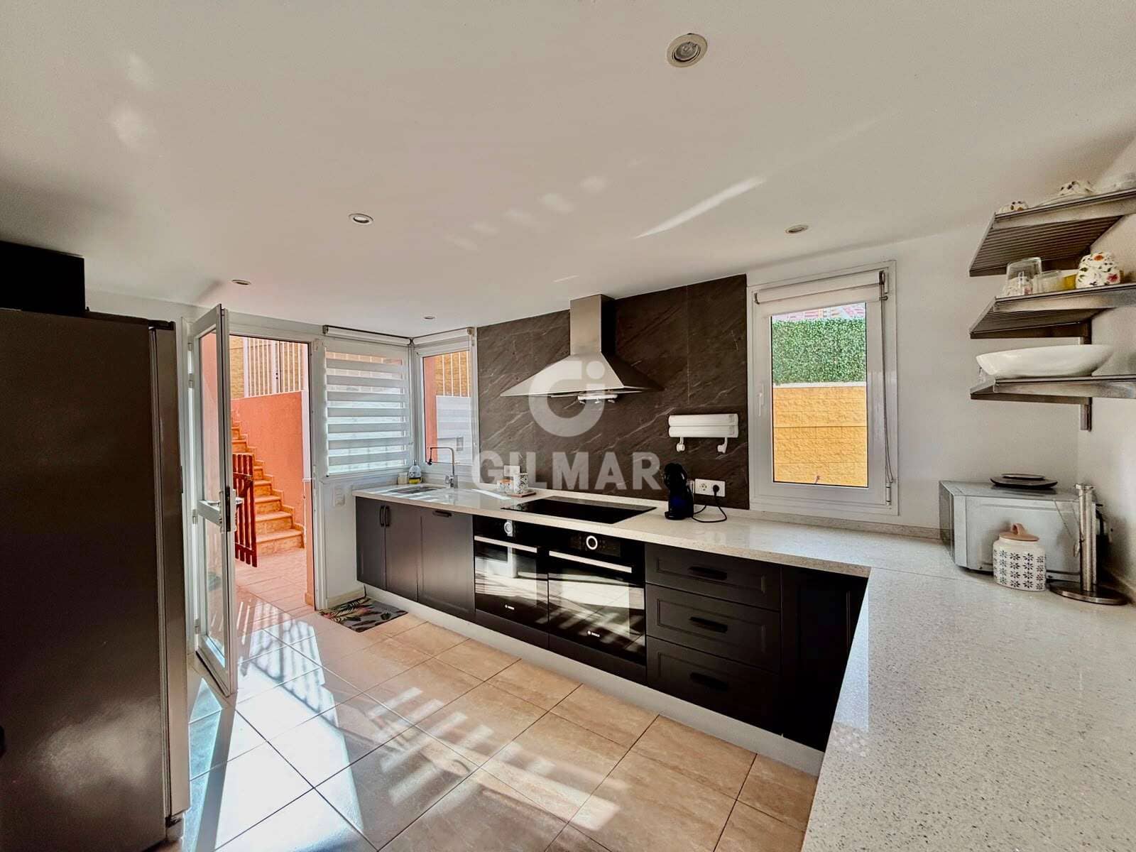2 bedroom Semi-detached Villa for sale in Costa Adeje with garage - € 799,000 (Ref: 10012639)