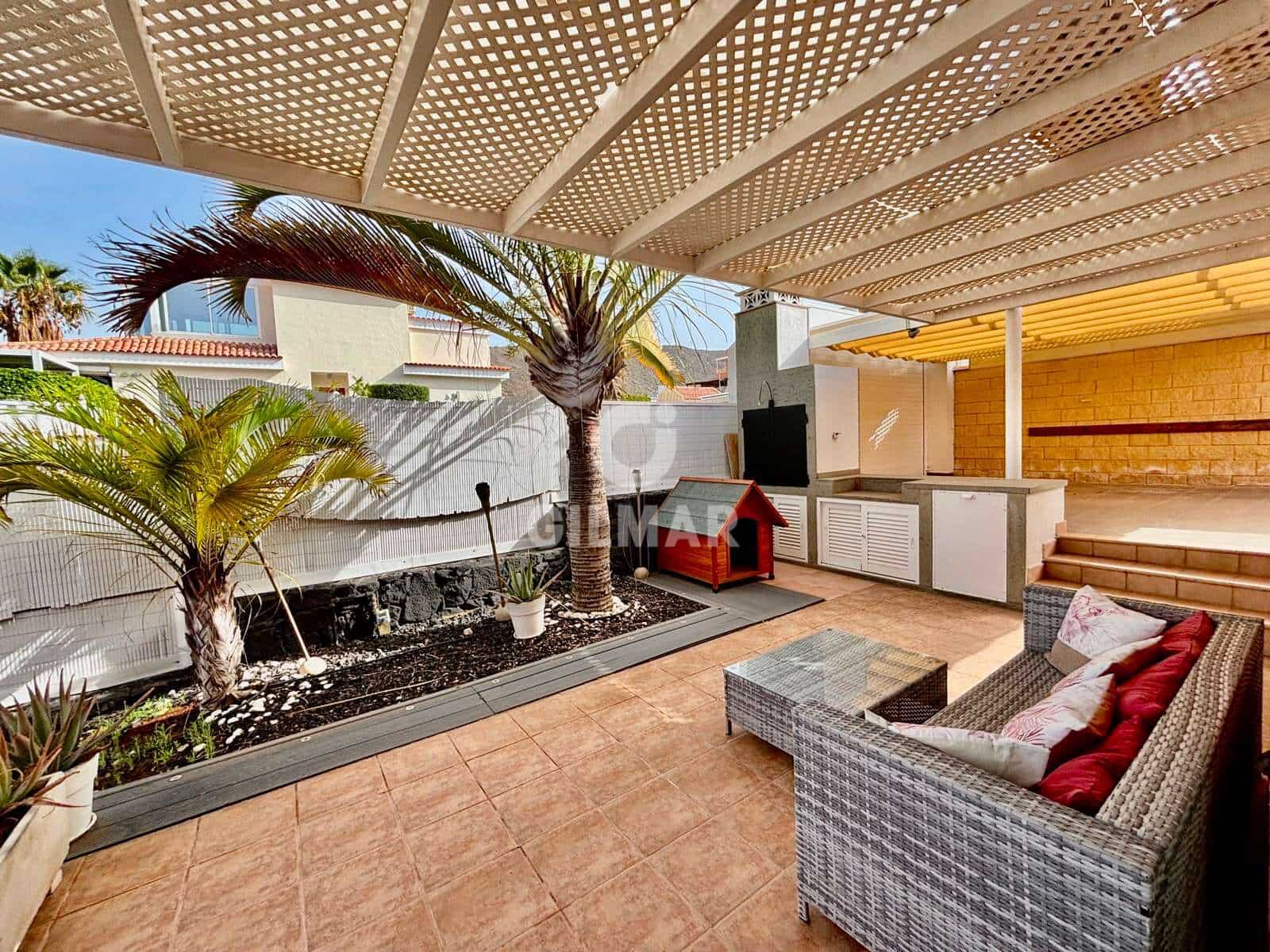 2 bedroom Semi-detached Villa for sale in Costa Adeje with garage - € 799,000 (Ref: 10012639)