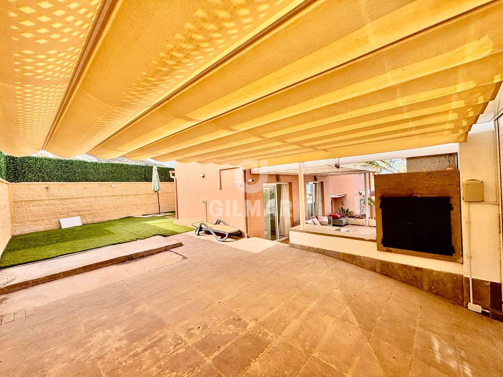 2 bedroom Semi-detached Villa for sale in Costa Adeje with garage - € 799,000 (Ref: 10012639)