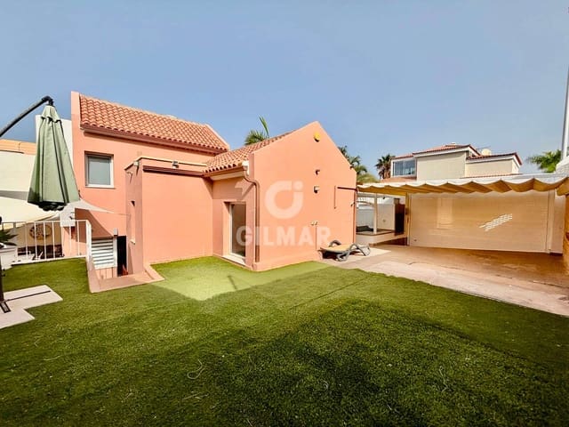 2 bedroom Semi-detached Villa for sale in Playa de Fañabé Alto, Adeje with garage - € 799,000 (Ref: 10012639)