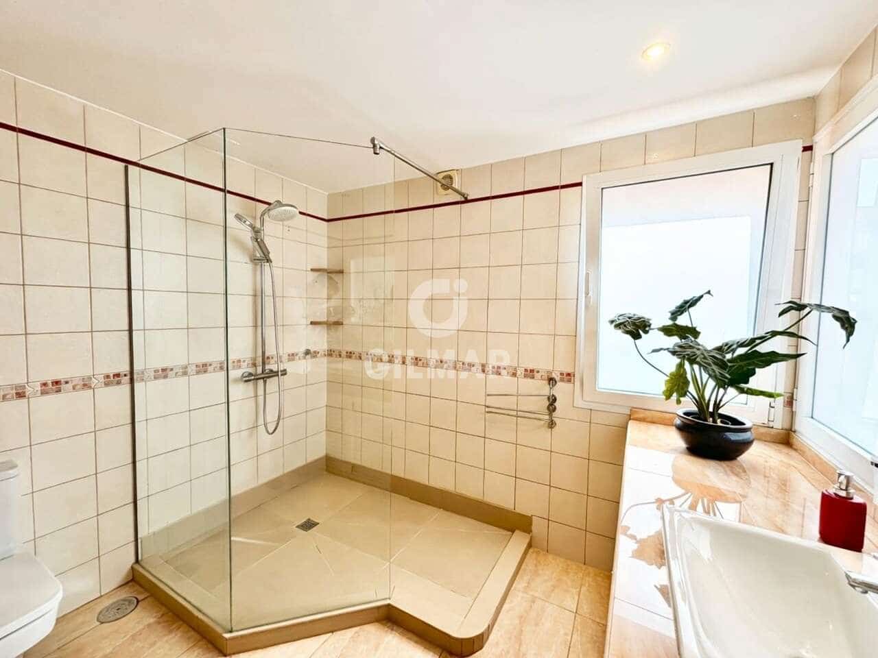 3 bedroom Semi-detached Villa for sale in Costa Adeje with garage - € 799,000 (Ref: 10012639)