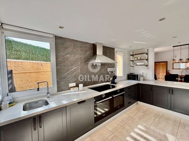 3 sypialnia Dom blizniak na sprzedaż w Playa de Fañabé Alto, Adeje z garażem - 799 000 € (Ref: 10012639)