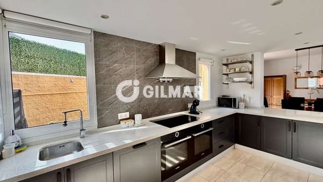 3 bedroom Semi-detached Villa for sale in Playa de Fañabé Alto, Adeje with garage - € 799,000 (Ref: 10012639)