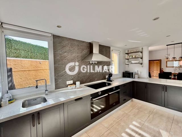 3 soverom Kjedet enebolig til salgs i Playa de Fañabé Alto, Adeje med garasje - € 799 000 (Ref: 10012639)