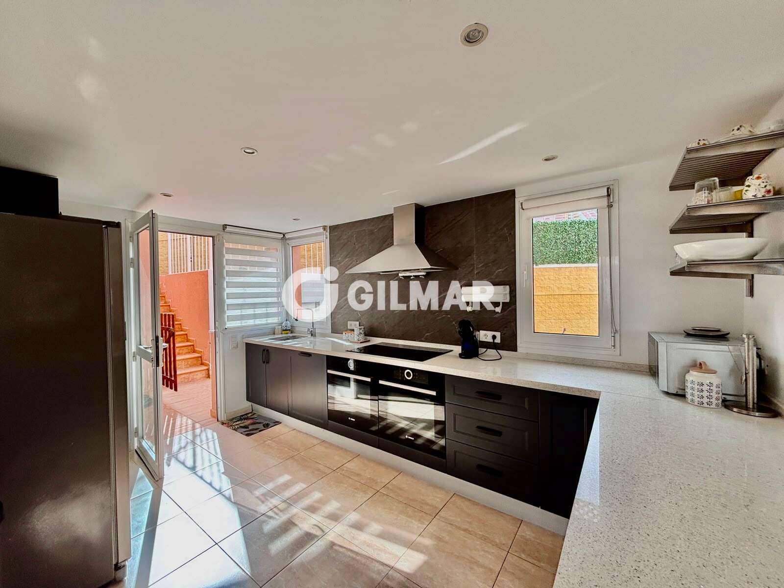 3 bedroom Semi-detached Villa for sale in Costa Adeje with garage - € 799,000 (Ref: 10012639)