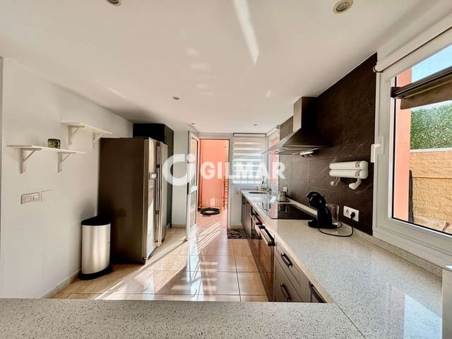 3 soverom Kjedet enebolig til salgs i Playa de Fañabé Alto, Adeje med garasje - € 799 000 (Ref: 10012639)