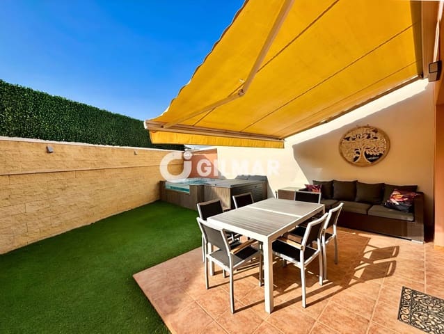 3 soverom Kjedet enebolig til salgs i Playa de Fañabé Alto, Adeje med garasje - € 799 000 (Ref: 10012639)