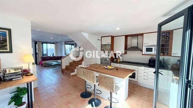 3 makuuhuone Rivitalo myytävänä paikassa Playa Paraiso, Adeje mukana uima-altaan 
autotalli - 785 000 € (Ref: 10012641)