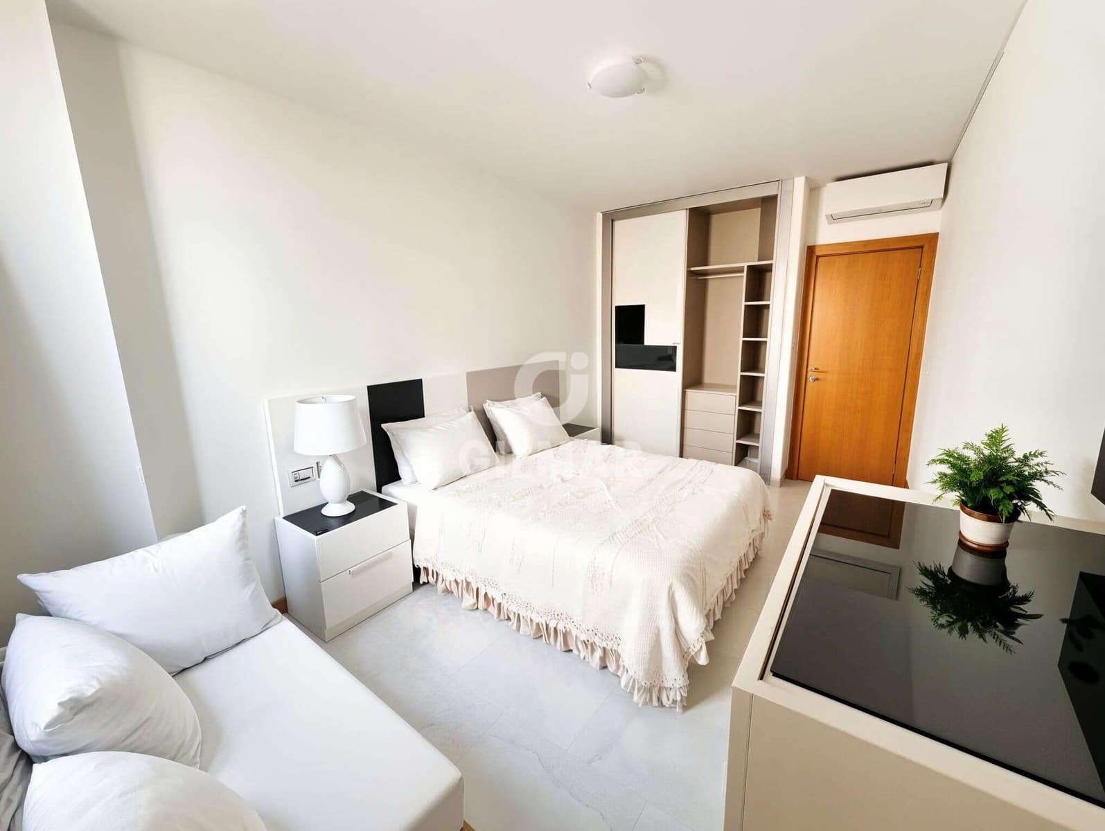 1 slaapkamer Flat te huur in La Caleta Adeje met garage - € 1.800 (Ref: 10012643)