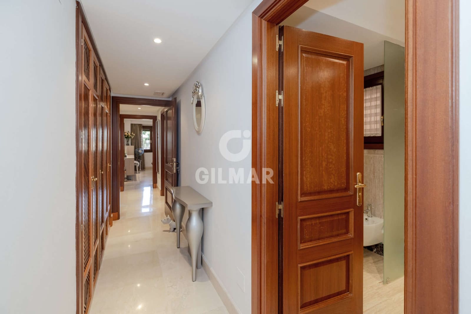 2 bedroom Flat for sale in Estepona with pool garage - € 750,000 (Ref: 10015919)