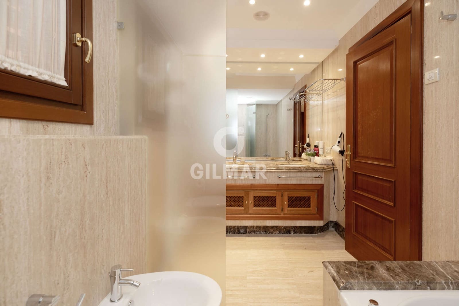 2 bedroom Flat for sale in Estepona with pool garage - € 750,000 (Ref: 10015919)