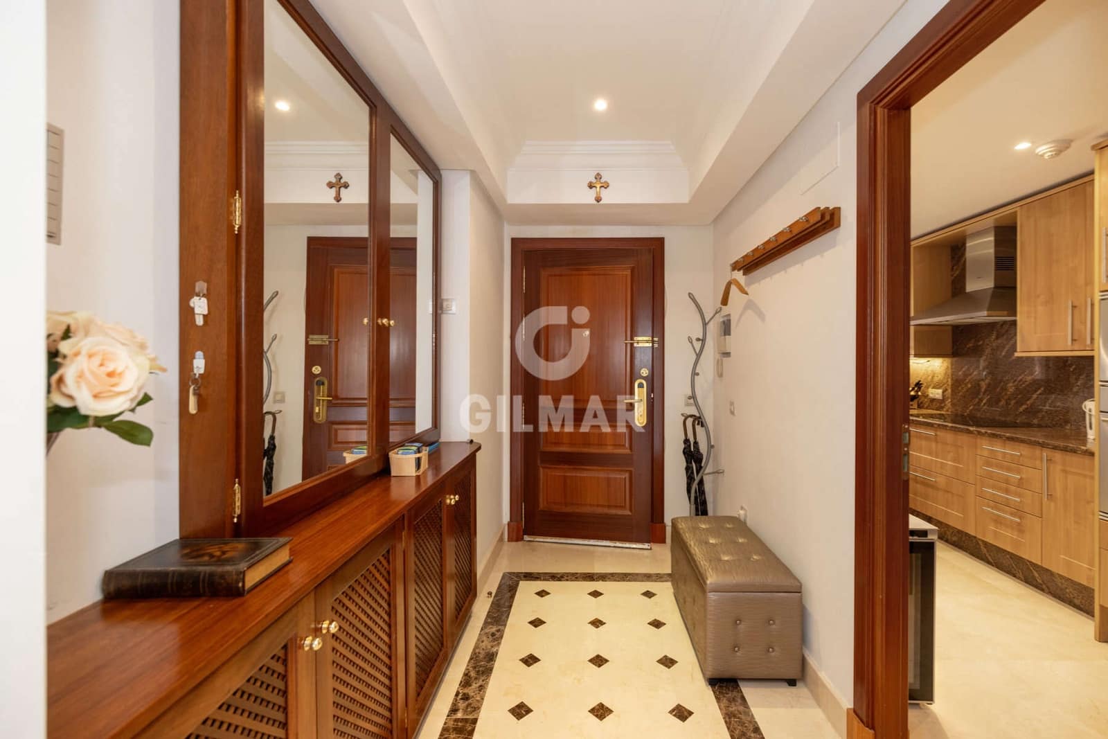 2 bedroom Flat for sale in Estepona with pool garage - € 750,000 (Ref: 10015919)