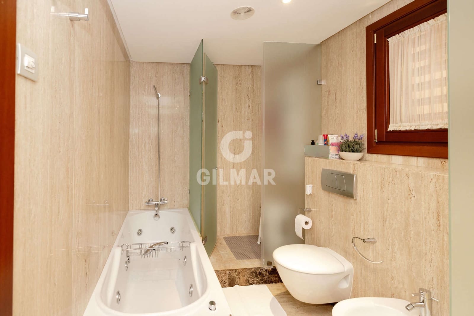 2 bedroom Flat for sale in Estepona with pool garage - € 750,000 (Ref: 10015919)