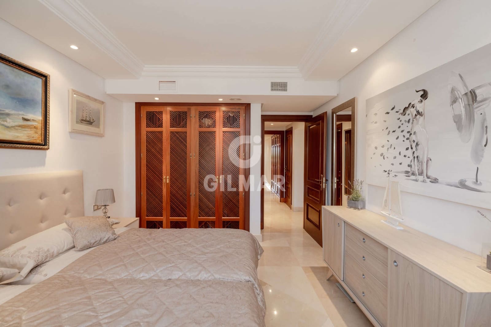 2 bedroom Flat for sale in Estepona with pool garage - € 750,000 (Ref: 10015919)
