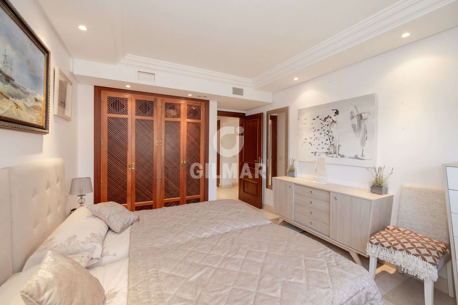 2 bedroom Flat for sale in Estepona with pool garage - € 750,000 (Ref: 10015919)