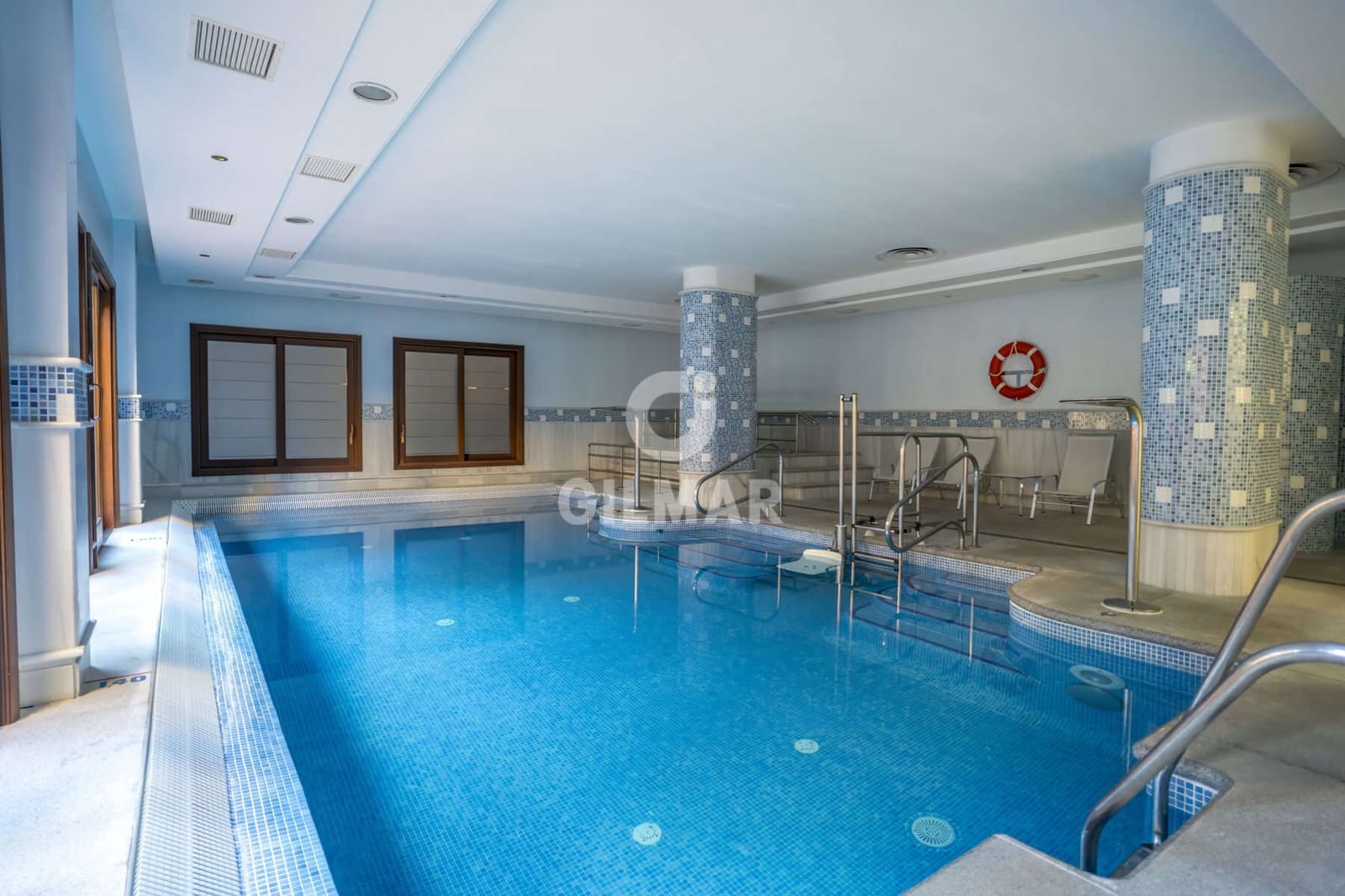 2 bedroom Flat for sale in Estepona with pool garage - € 750,000 (Ref: 10015919)