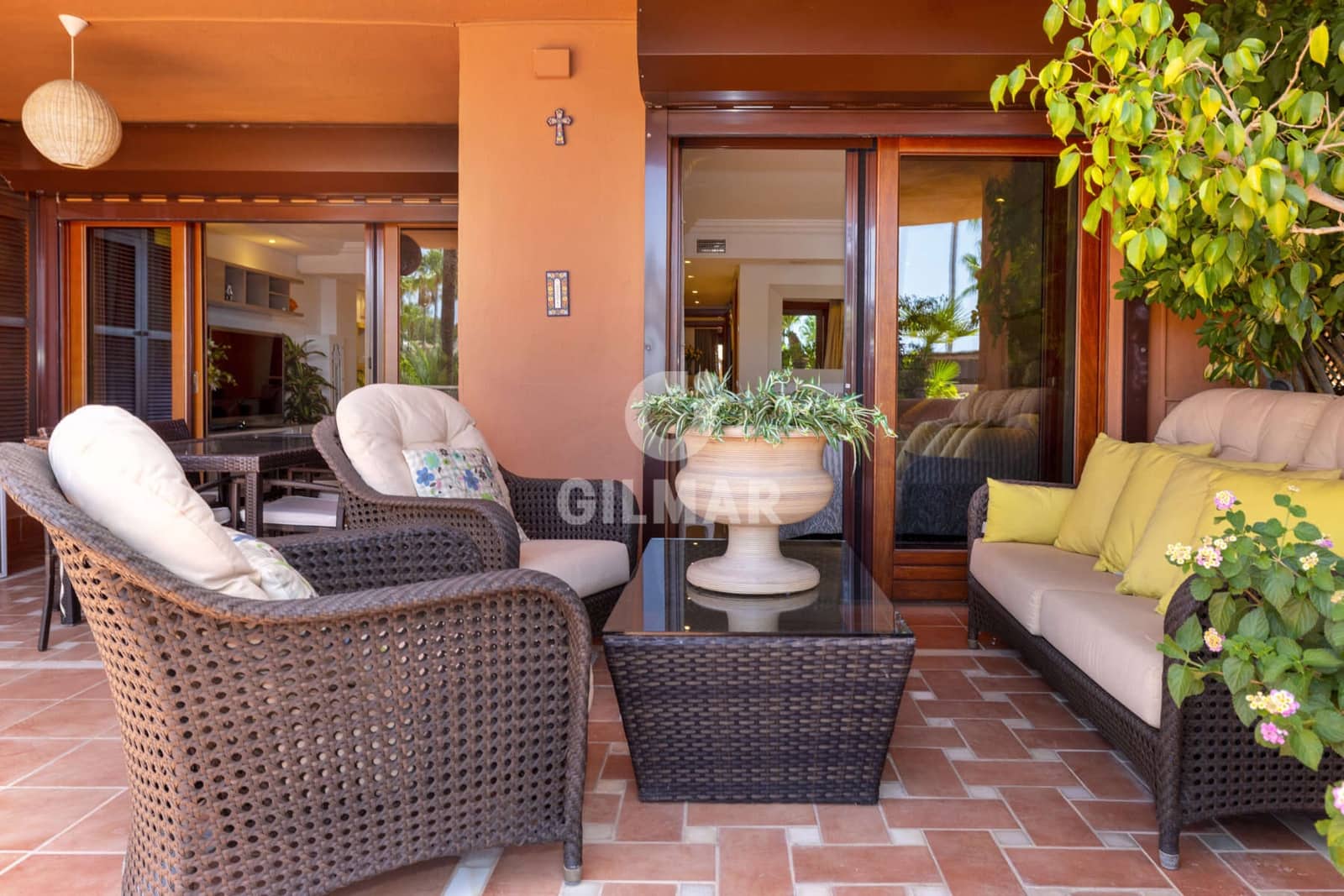 2 bedroom Flat for sale in Estepona with pool garage - € 750,000 (Ref: 10015919)