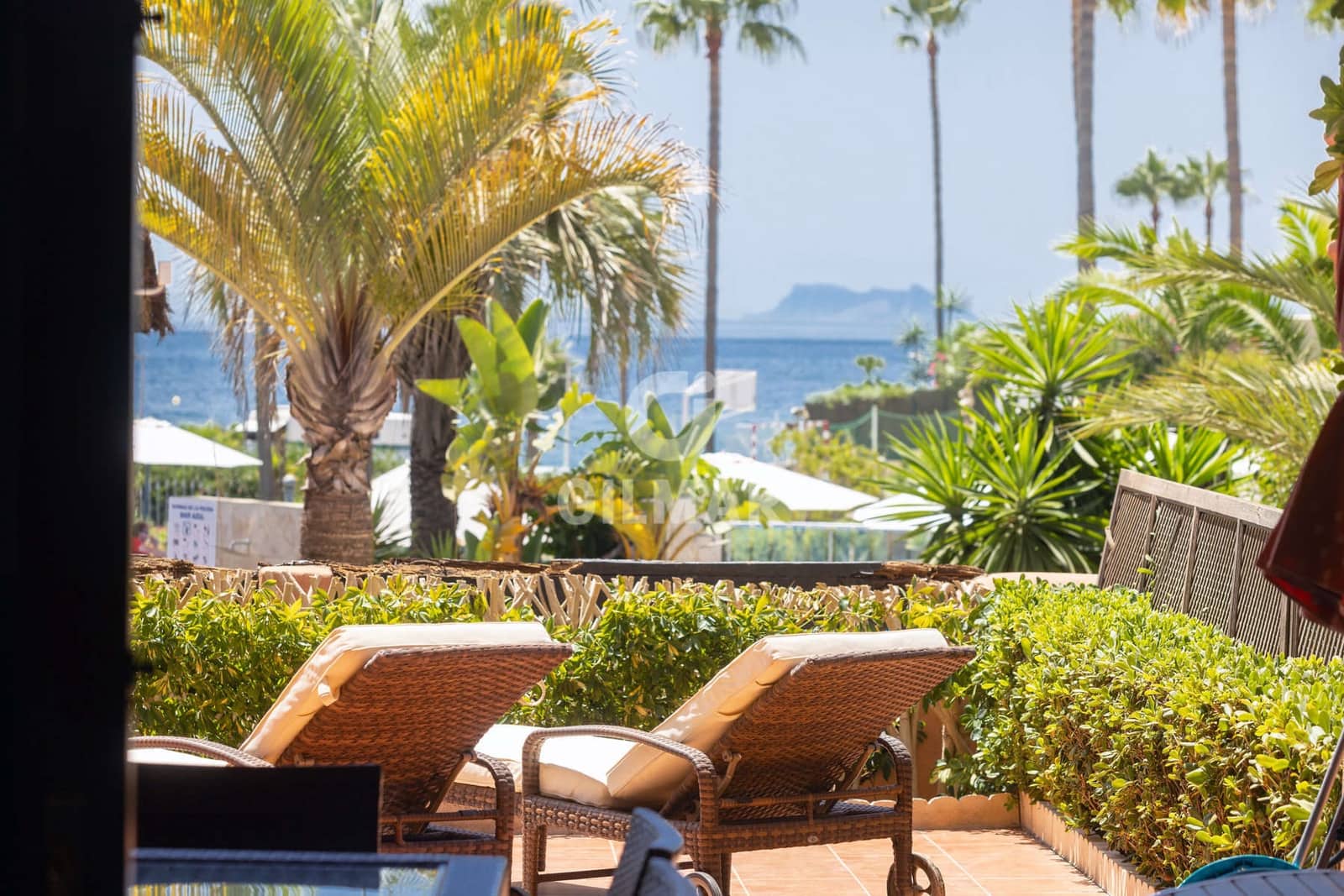 2 bedroom Flat for sale in Estepona with pool garage - € 750,000 (Ref: 10015919)