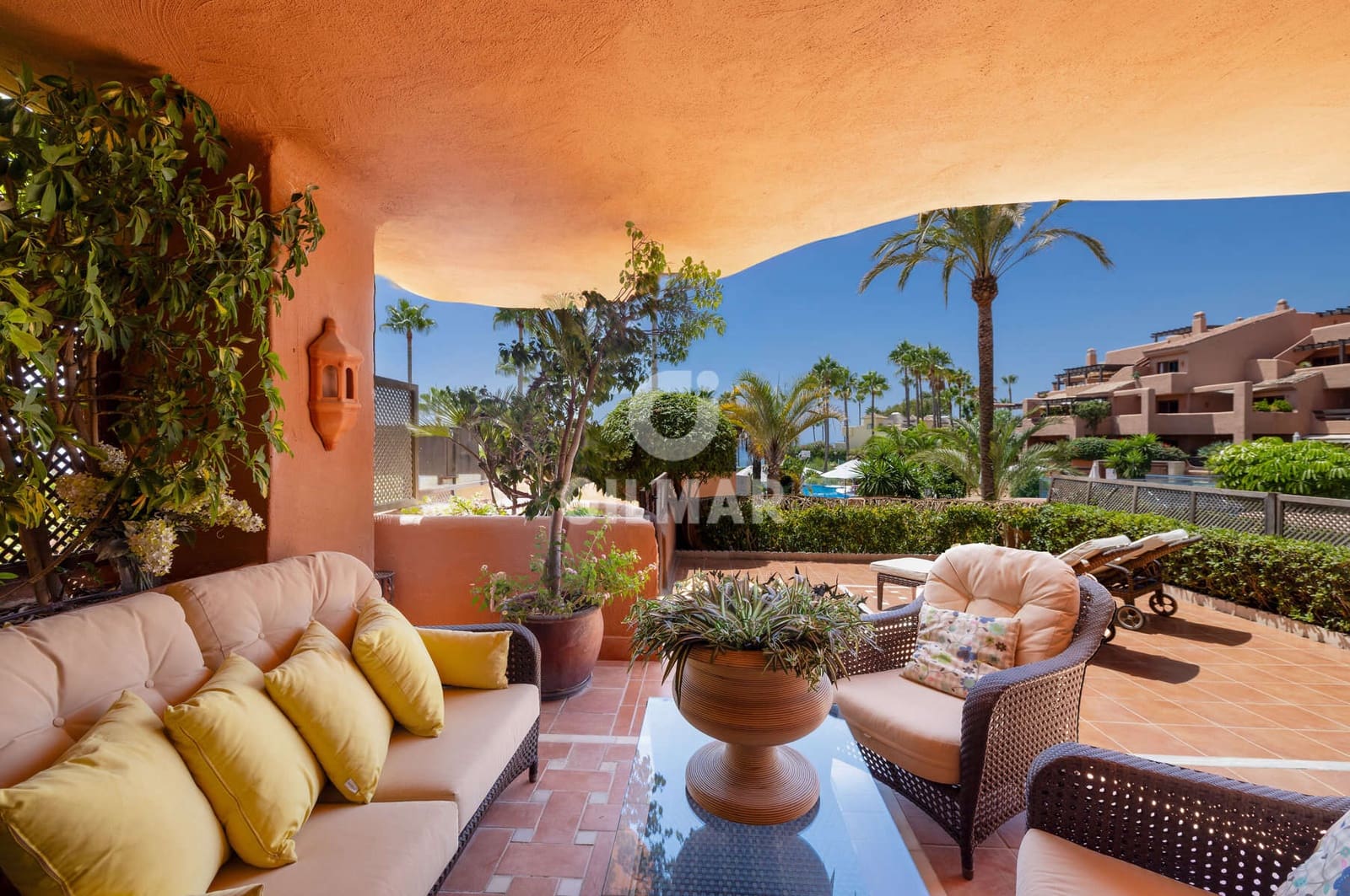 2 bedroom Flat for sale in Estepona with pool garage - € 750,000 (Ref: 10015919)