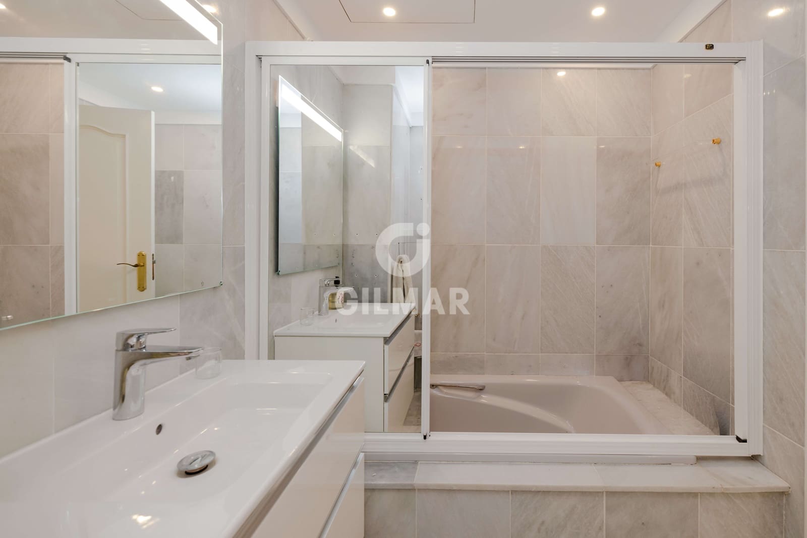 4 soveværelse Lejlighed til salg i Marbella med garage - € 1.126.000 (Ref: 10016572)