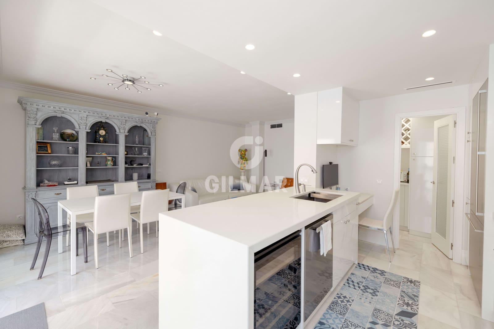 4 soveværelse Lejlighed til salg i Marbella med garage - € 1.126.000 (Ref: 10016572)