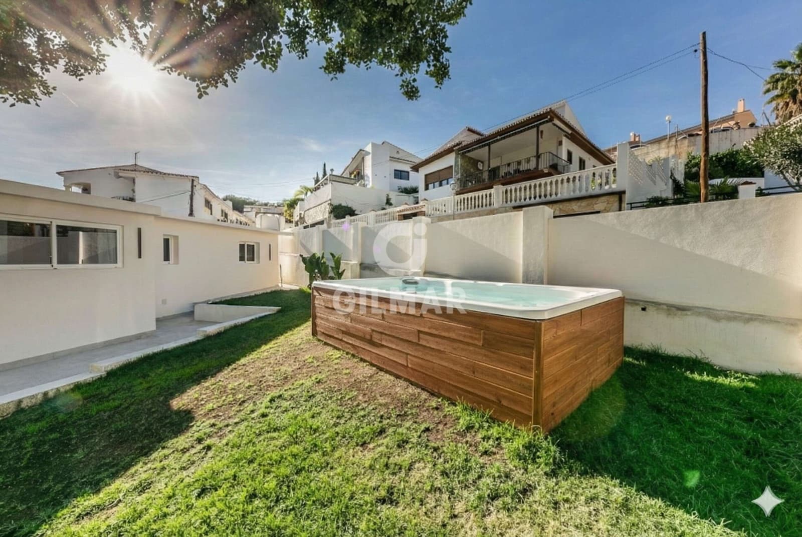 4 bedroom Villa for sale in Fuengirola with pool garage - € 699,000 (Ref: 10019559)