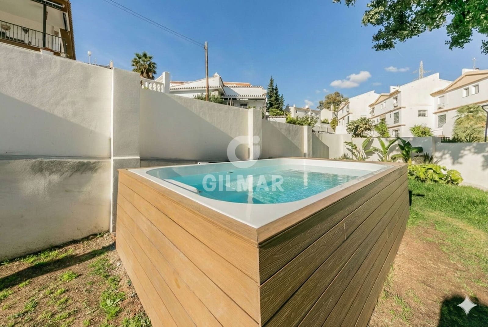 4 bedroom Villa for sale in Fuengirola with pool garage - € 699,000 (Ref: 10019559)